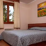 Stand'art - , смолянски езера Apartmán