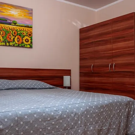 Stand'art - , смолянски езера Apartment Smoljan